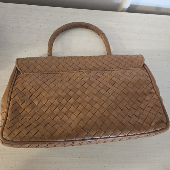 Bottega Veneta Intrecciato Lambskin Turn Lock Bag - Picture 6 of 15